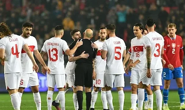 Cüneyt Çakır Hakemliğe Veda Etti