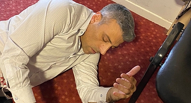 Yenilik Partisi Genel Başkanı Öztürk Yılmaz'a Bıçaklı Saldırı