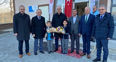 Kastamonu Valisi Avni Çakır Karne Dağıttı