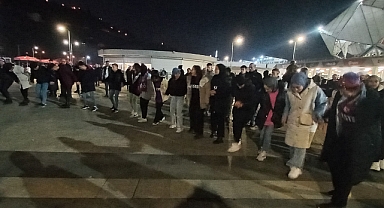 Trabzonspor Taraftarı Maçı Horon Oynayarak Bekledi