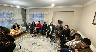 Bartın Belediye Başkanı Cemal Akın Bartın'a Gelen Depremzedeleri Ziyaret Etti