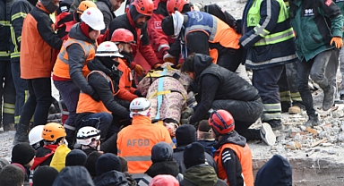 Depremde Can Kaybı Sayısı 7 Bin 108'e Yükseldi
