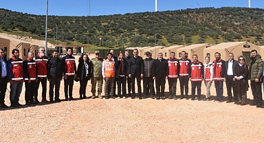 Bakan Özer Hatay'da İncelemelerde Bulundu