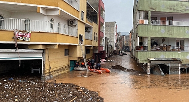 Deprem Bölgesini Sel Vurdu