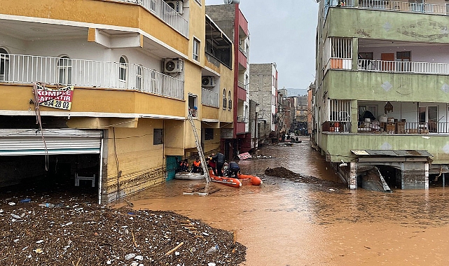 Deprem Bölgesini Sel Vurdu
