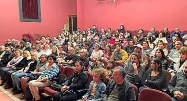 Gecegörür'ün Tek Kişilik Gösterisi Bartın'da Yoğun İlgi