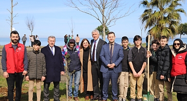 Of'ta Deprem Şehitleri Anısına Fidan Dikildi