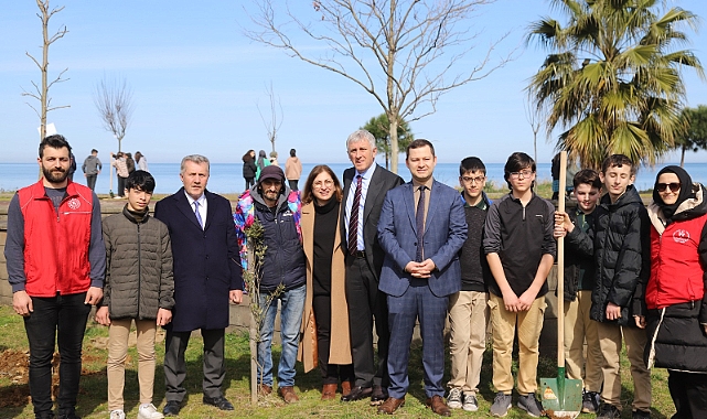 Of'ta Deprem Şehitleri Anısına Fidan Dikildi
