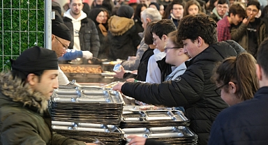 Yüzlerce Vatandaş Aynı Sofrada Buluşuyor