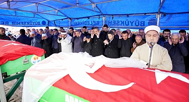 Adana'da Heyelan Nedeniyle Hayatını kaybeden Öğretmenler Son Yolculuklarına Uğurlandı