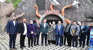 Başkan Genç Karaismailoğlu'na Trabzon Akvaryum'u Gezdirdi