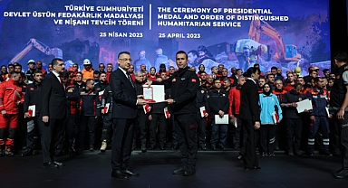 Üstün Fedakarlık Gösteren Arama Kurtarma Ekiplerine Madalya Verildi