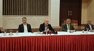 Bakan Karaismailoğlu Trabzon'da Gazetecikerke Buluştu