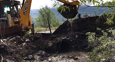 Aybastı'da Sağanak Yollarda Hasara Neden Oldu