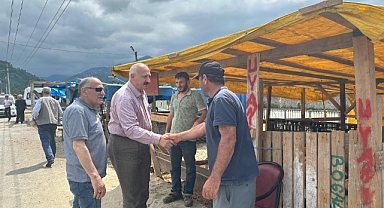 Başkan Çebi Araklı'da Kurban Pazarı'nı Gezdi