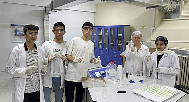 Bolu'da Lise Öğrencileri Ihlamur Kolonyası Üretti