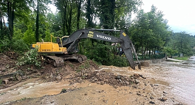 Düzce'de Sağanak Nedeniyle Dere Taştı