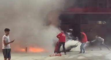 Otomobil Akaryakıt İstasyonunda Alev Aldı