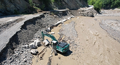 Yoğun Yağışın Ardından Temizlik ve Onarım Çalışmaları Başladı