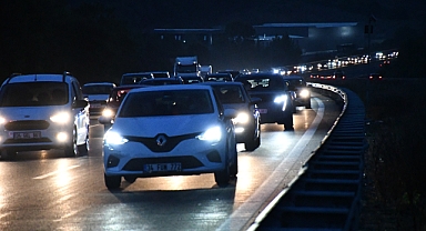 Anadolu Otoyolu'nda Bayram Yoğunluğu Devam Ediyor