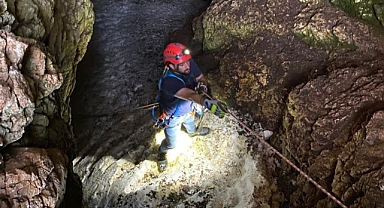 Bayburt'ta Buz Mağarasına Düşen Kişi Hayatını Kaybetti