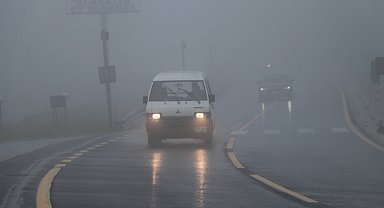 Bolu Dağı'nda Sis ve Yağış Nedeniyle Görüş Mesafesi Düştü
