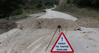 Karabük'te Heyelan Nedeniyle Bazı Köy Yolları Ulaşıma Kapatıldı