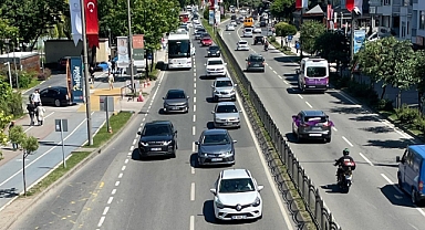 Karadeniz Sahil Yolu Ordu Güzergahında Trafik Yoğunluğu Yaşanıyor