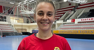 Kastamonu Belediyespor Burcu Dindar'ı Transfer Etti