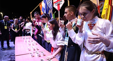 Tulum ve Kemençe Festivali'nde Çay İçme Yarışması