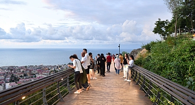 Yaz Sıcağından Bunalan Vatandaşlar Parklara Akın Etti