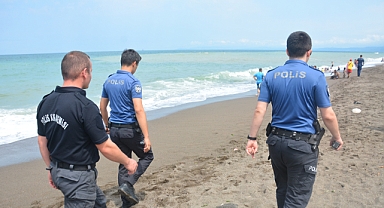 Akçakoca Sahili'nde Denize Girmek Yasaklandı