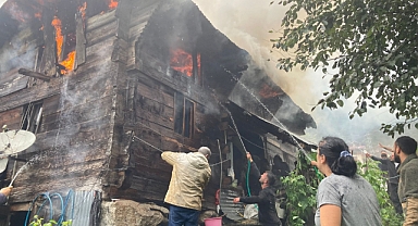 Ayder Yaylası'nda Çıkan Yangında Ahşap Ev Yandı
