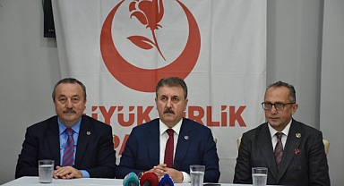 BBP Genel Başkanı Destici Trabzon'da Basın Toplantısında Konuştu