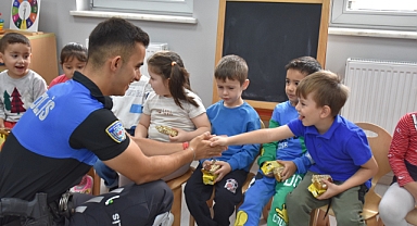 Karabük'te Polis Öğrencilerle Buluştu