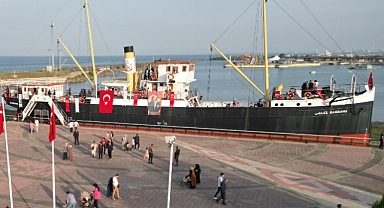 Bandırma Müze Gemisi'ni 29 Ekim'de 5 Bin Kişi Ziyaret Etti