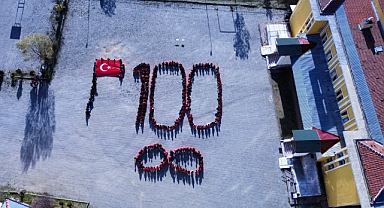 Gerede'de Öğrenciler 100. Yıl Koreografisi Oluşturdu
