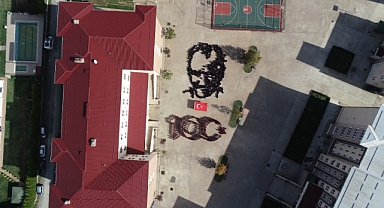 Ordu'da Öğrenciler Atatürk Silüeti İle 100. Yıl Koreografisi Oluşturdu