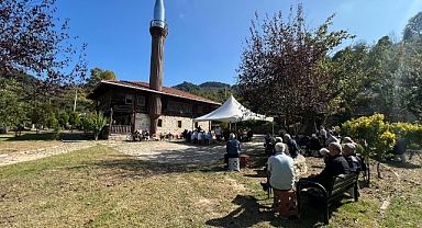 Tarihi Hemşin Camisi'nde Geleneksel Mevlit Düzenlendi