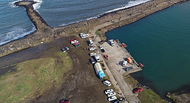 Fırtınada Dalgalara Kapılarak Kaybolan 2 Genci Arama Çalışmaları Sürüyor
