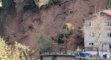 Of'ta Meydana Gelen Heyelan Korkuttu