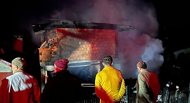 Kastamonu'da Çıkan Yangında 2 Ev Kullanılamaz Hale Geldi