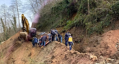 Trabzon'da Şok Kaza Göçük Altında Kalan işçiler Hayatını Kaybetti