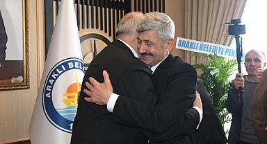 Araklı Belediyesi'nde Devir Teslim Töreni Yapıldı