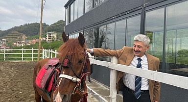 Başkan Çebi Araklı'da Yapımı Devam Eden At Çiftliğini Ziyaret Etti