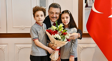 Başkan Genç Makam Koltuğunu Çocuklara Devretti