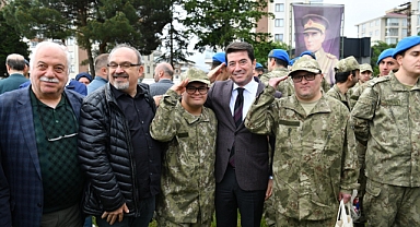 Başkan Kaya Engelli Gençlerin Askerlik Sevincine Ortak Oldu