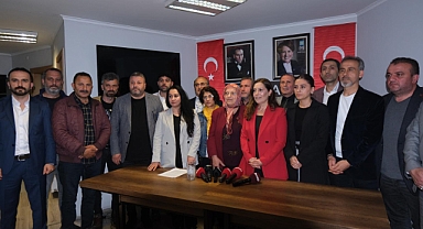 İYİ Parti'de Sular Durulmuyor! Trabzon İl Başkanı Fatma Başkan Görevinden İstifa Etti