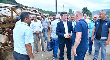 Başkan Kaya, Kurban Pazarını Ziyaret Etti