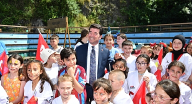 Çocuklar Karne Şenliği'nde Doyasıya Eğlendi